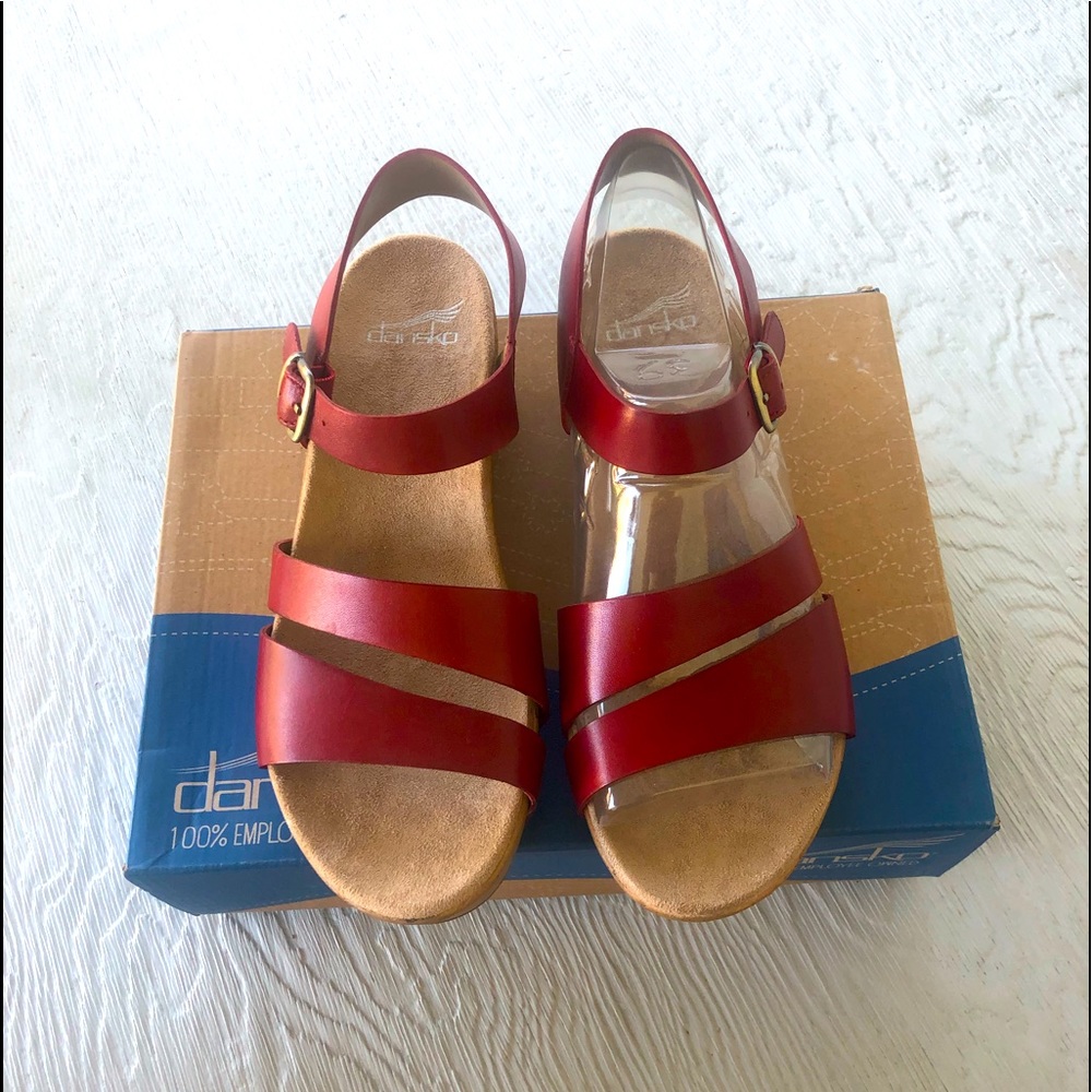 Dansko Lindsay Burnished Calf-Red